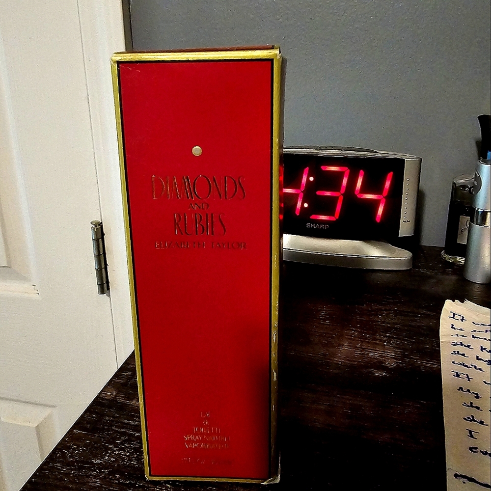 ELIZABETH TAYLOR Diamonds and Rubies eau de toilet
